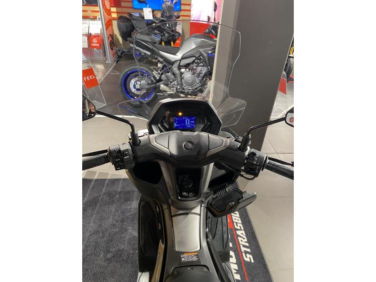 YAMAHA NMAX 125